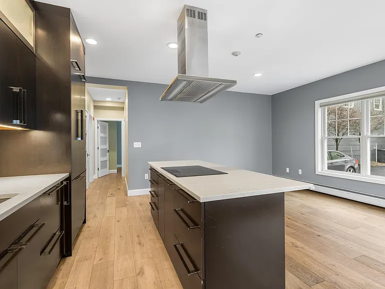 43 Cornwall St #B — Photo 4