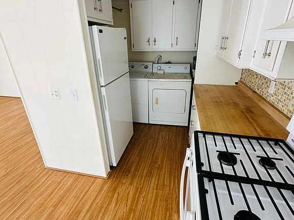 4th image of 1111 Central Ave