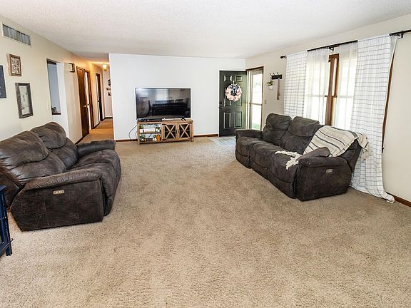 3rd image of 6657 W 400th St S