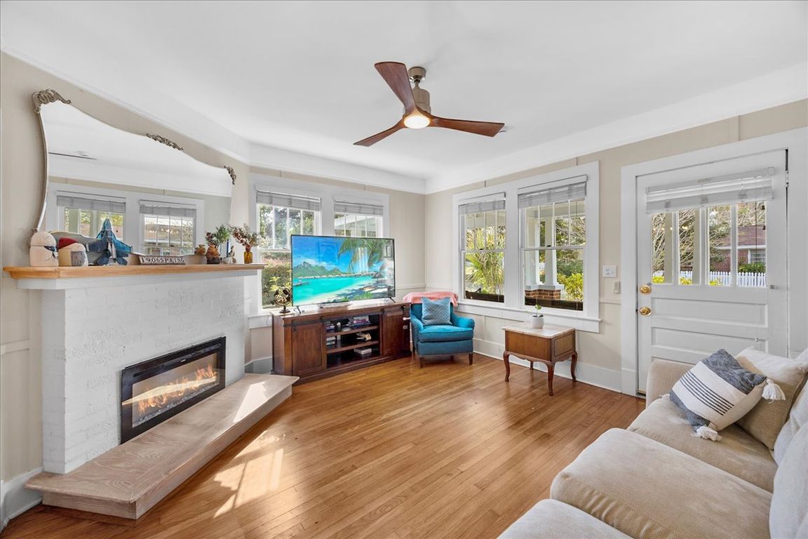 next background image