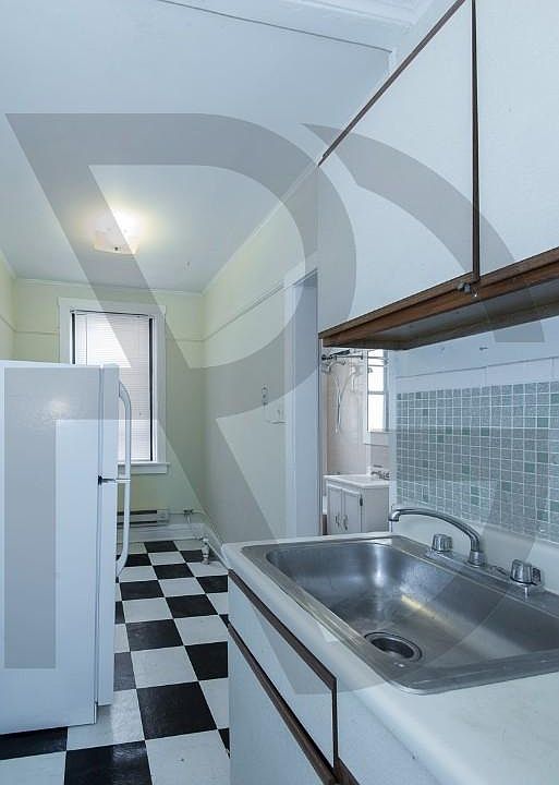 2nd image of 427 W Belden Ave #429A203