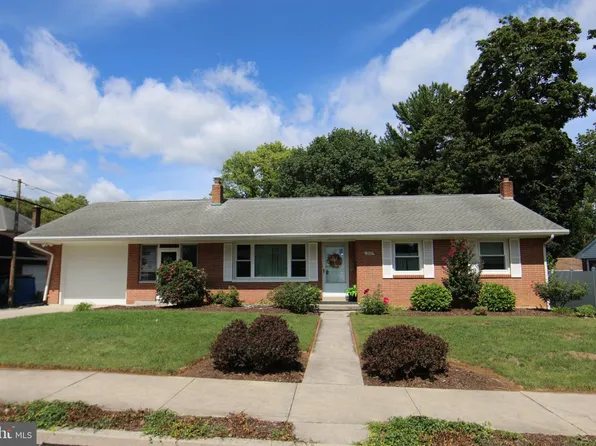 321 E Walnut St, Palmyra, PA 17078