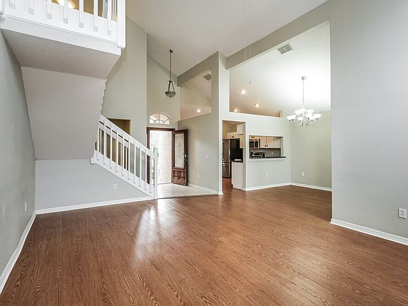 4th image of 30439 Wrencrest Dr
