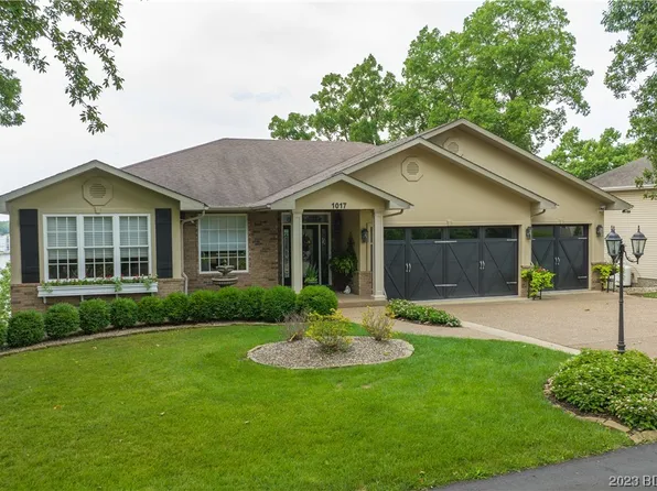 1017 Beacon Ridge Dr, Lake Ozark, MO 65049