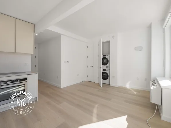 150 Lawrence Street image 4 of 28