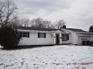 106 Pine Tree Dr, North Syracuse, NY 13212
