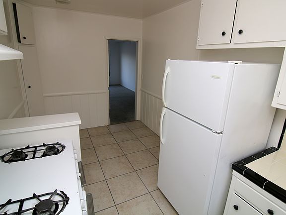 3rd image of 1228 N Beachwood Dr APT 7