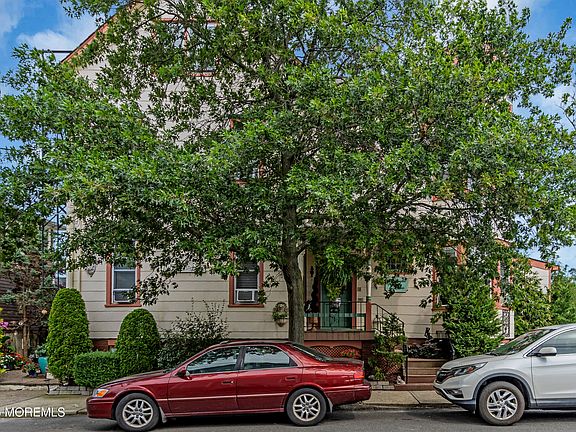 2nd image of 98 Pennsylvania Ave APT 2