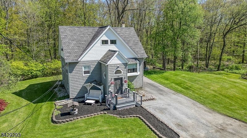 1st image of 70 Cedar Tree Dr