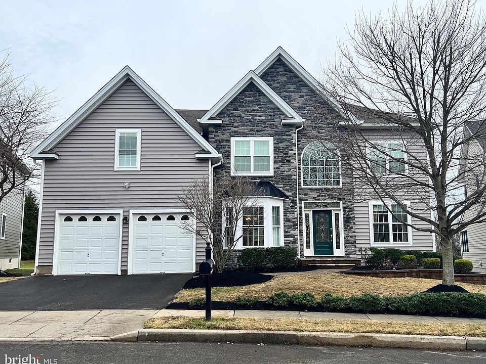 1st image of 39 Alyssa Dr