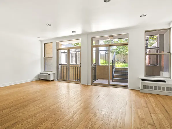647 Washington Avenue image 1 of 8