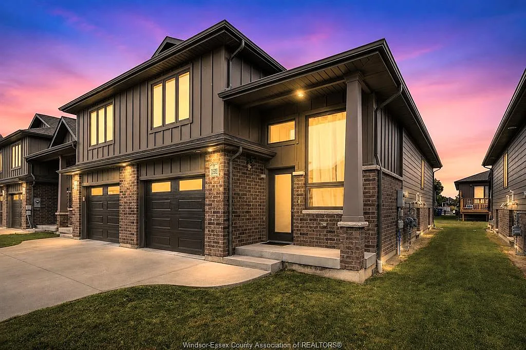 3 bed, $2,900 — Photo 2