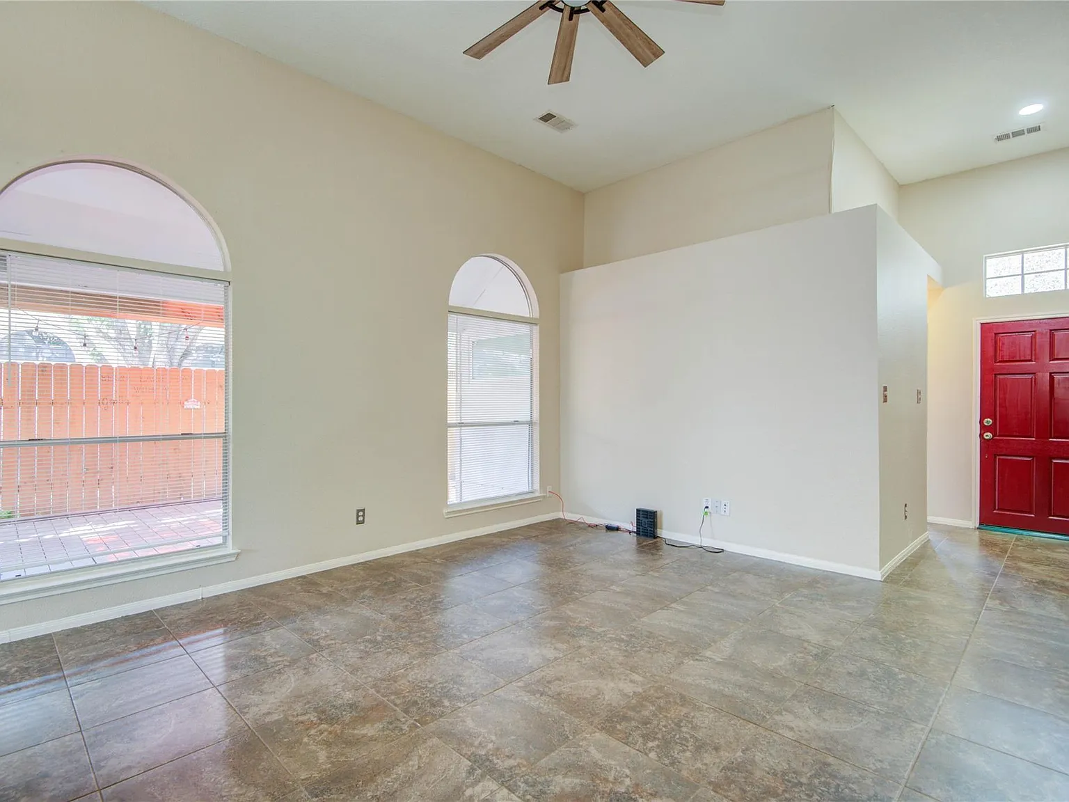 2 bed, 2.0 bath, 1439 sqft, $2,200 — Photo 4