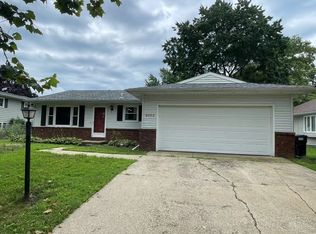 2103 Sumac Dr, Champaign, IL 61821