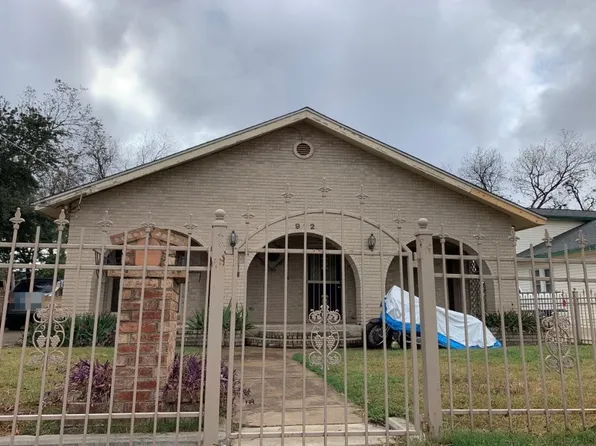 912 W Theo Ave, San Antonio, TX 78225