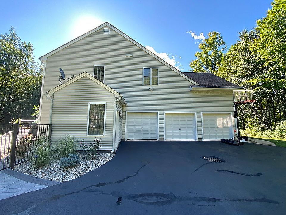 2nd image of 29 Barr Farm Rd