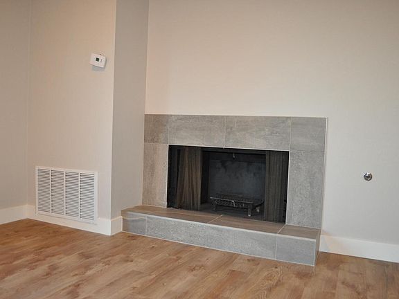 4th image of 566 W Santa Barbara St