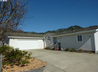 98093 Glazebrook Pl, Brookings, OR 97415