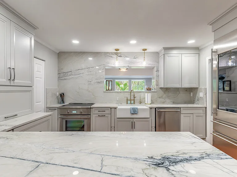 63 E Bayshore Dr — Photo 5