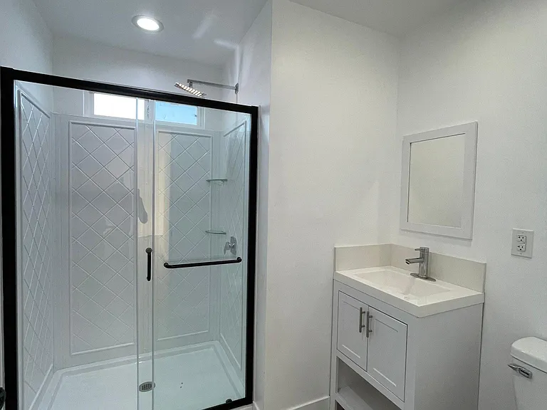 150 N Hicks Ave — Photo 7