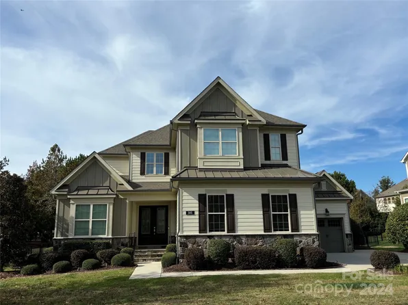 305 Pecan Ridge Ct, Matthews, NC 28104