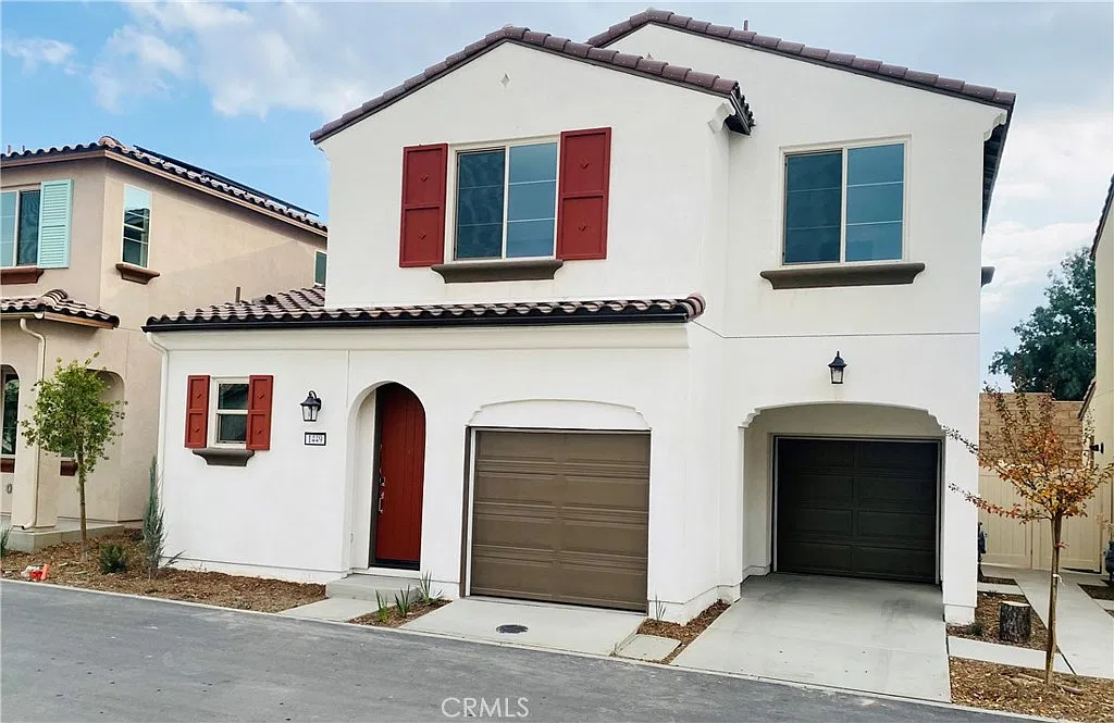 3 bed, 2.5 bath, 1796 sqft, $3,200 — Photo 2