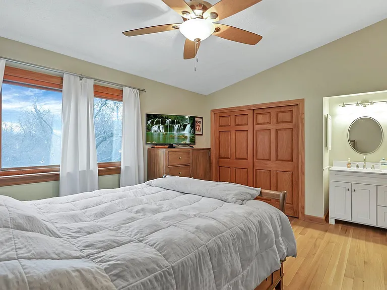 bedroom #1
