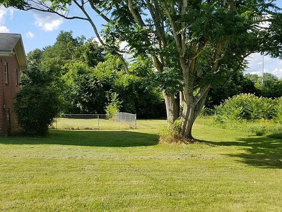 2nd image of 106 Apache Dr