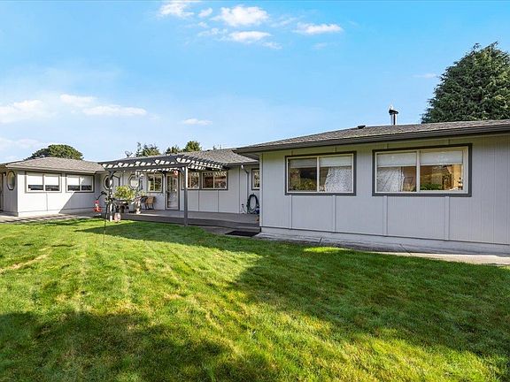 4th image of 3750 Lake Earl Dr