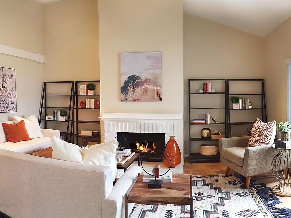 1st image of 912 Mariposa Lane