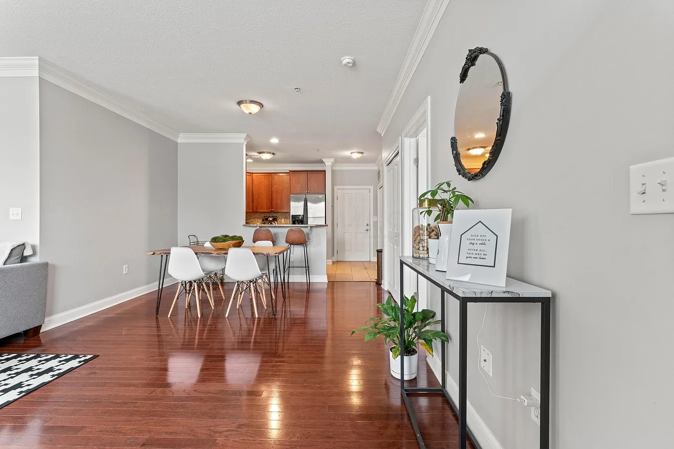 1 bed, 945 sqft, $2,045 — Photo 4