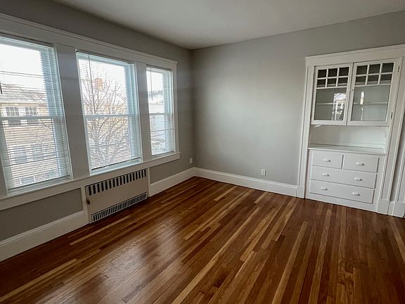 4th image of 21-21A Carney St #2
