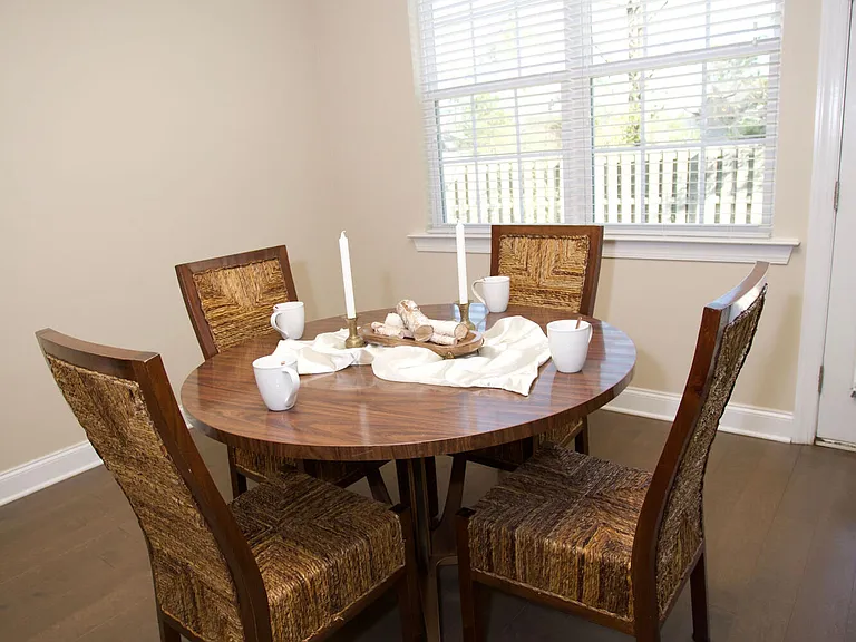484 Brantley Cove Cir — Photo 18