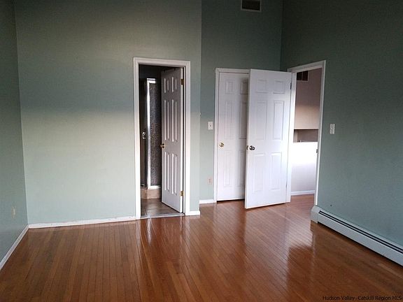 2nd image of 90 Marian Ct