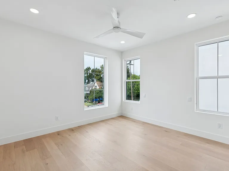 2026 Euclid Ave — Photo 23