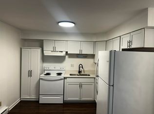 1066 S Cross St APT 3, Sycamore, IL 60178