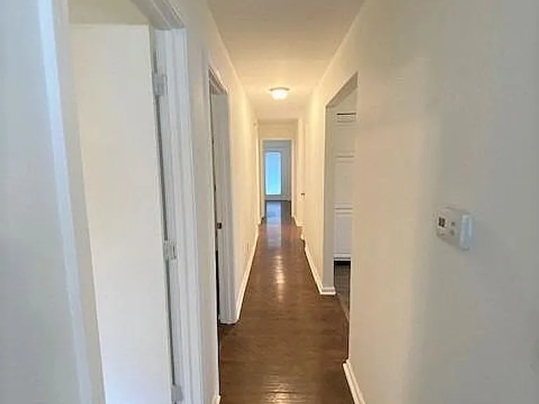 663 Shropshire Ave — Photo 3