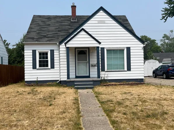 1316 Princeton Rd, Norton Shores, MI 49441