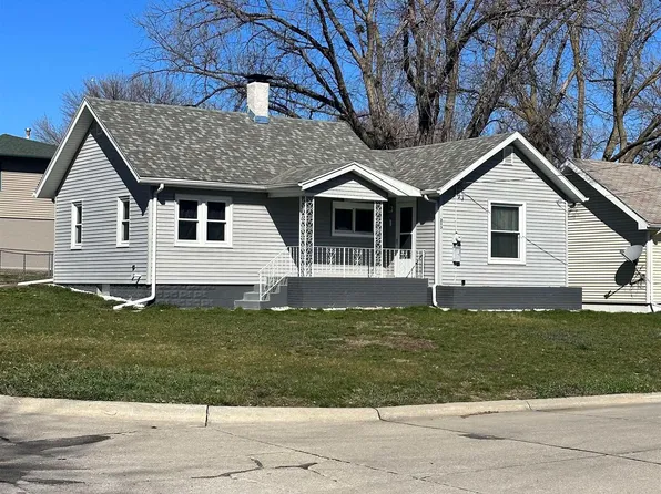 1213 N 12th St, Norfolk, NE 68701