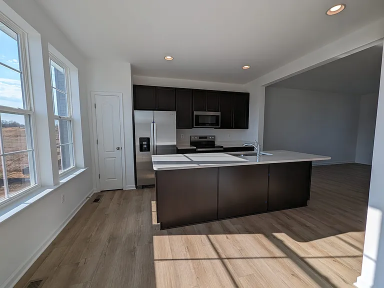 241 Hillsdale Pl — Photo 15