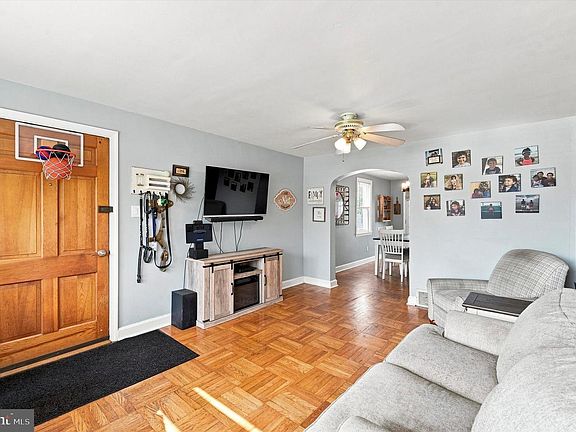 2nd image of 507 Perry St
