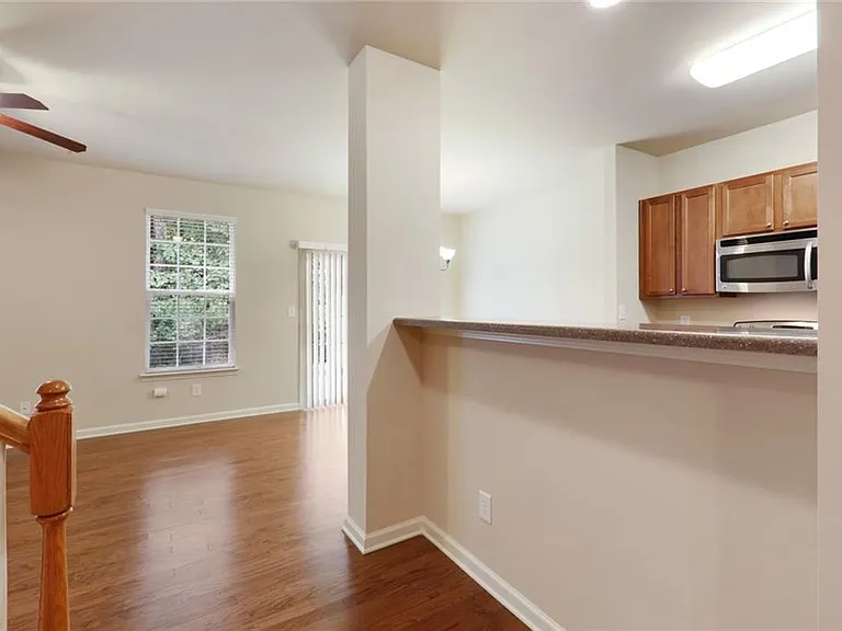 3242 Brockenhurst Dr — Photo 6