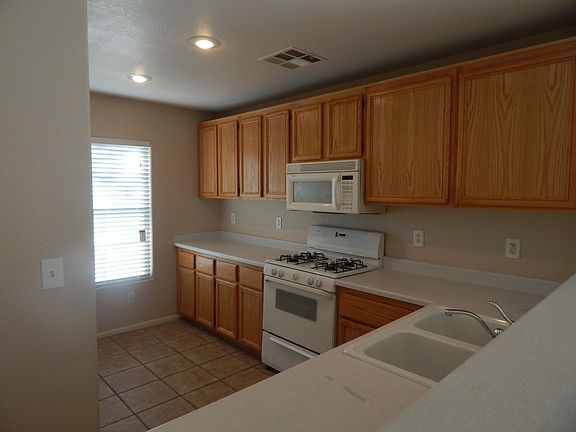 4th image of 1271 Orange Meadow St