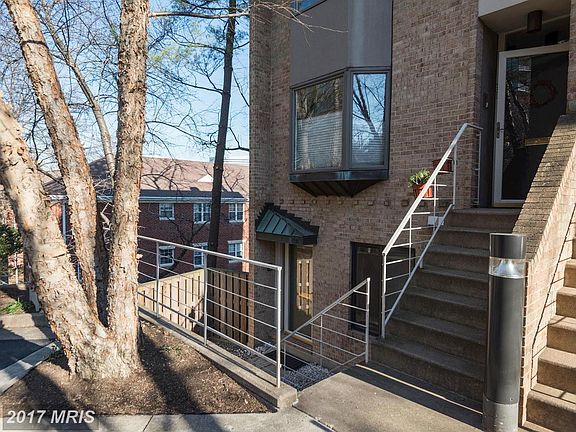 4th image of 1241 N Nash St #1