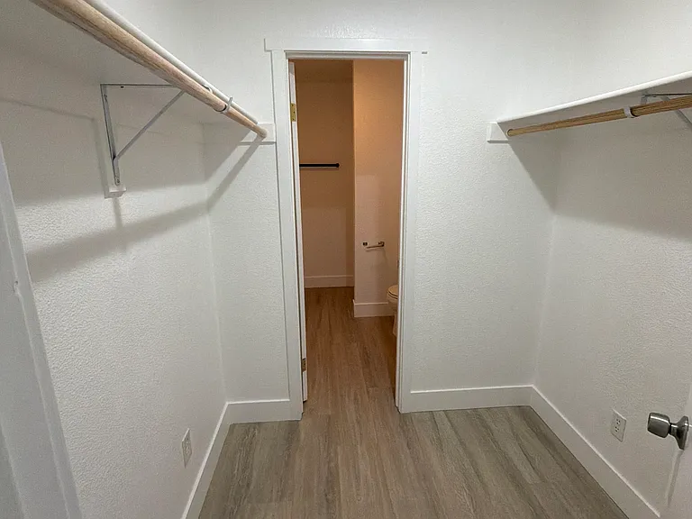 615 Irene St — Photo 11