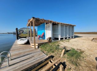 1237 N Stingaree Dr, Crystal Beach, TX 77650