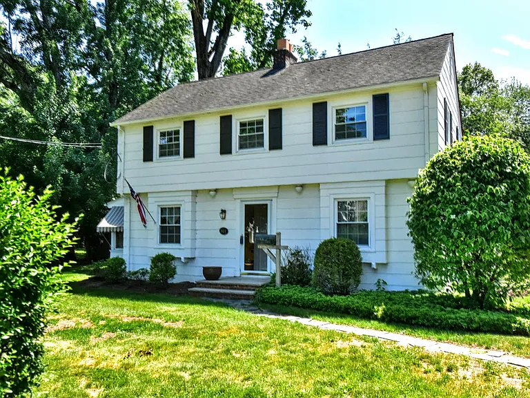 161 Wyckoff Ave — Photo 1