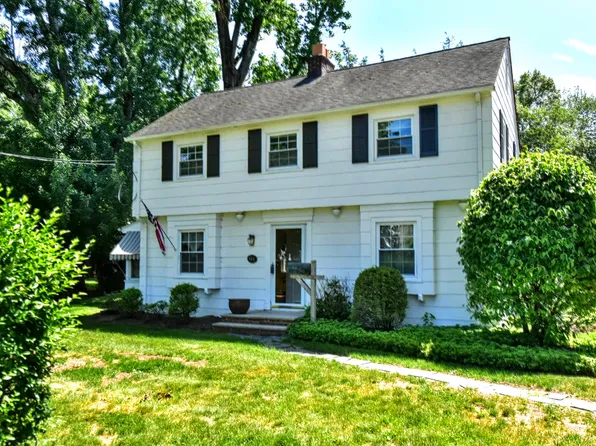 161 Wyckoff Ave, Wyckoff, NJ 07481