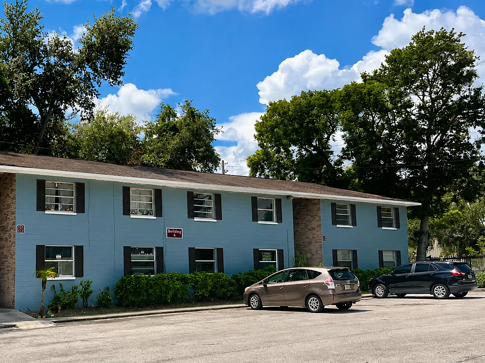 927 N Iowa Ave #A-8