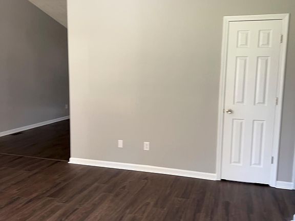 4th image of 1331 Cushing St